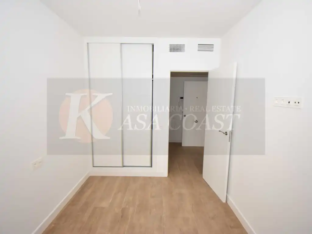 Habitación de Piso en venta en Fuengirola con Aire acondicionado y Terraza