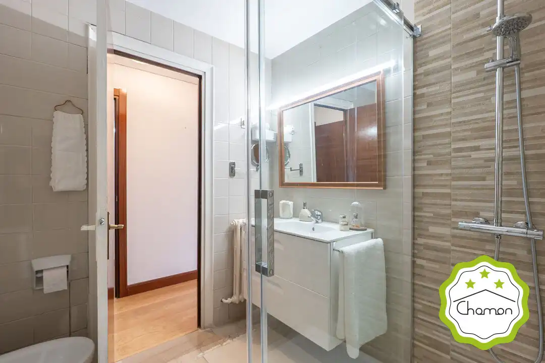 Baño de Piso en venta en Bilbao  con Calefacción, Jardín privado y Terraza