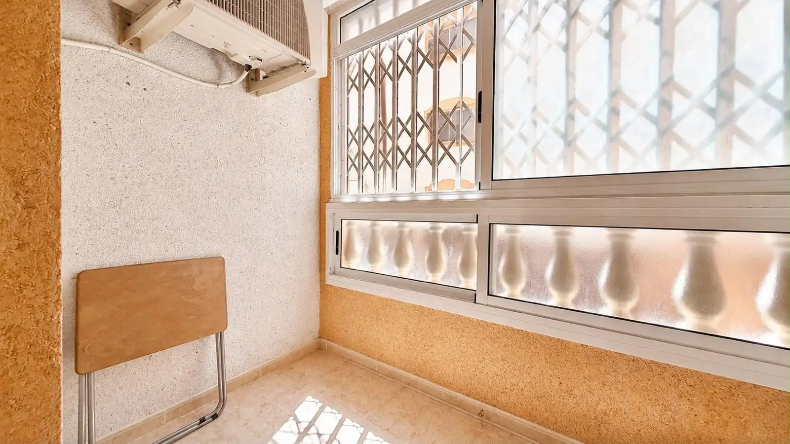 Ground floor for rent in El Molino