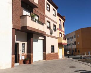 Vista exterior de Casa o xalet en venda en Motril amb Traster i Balcó