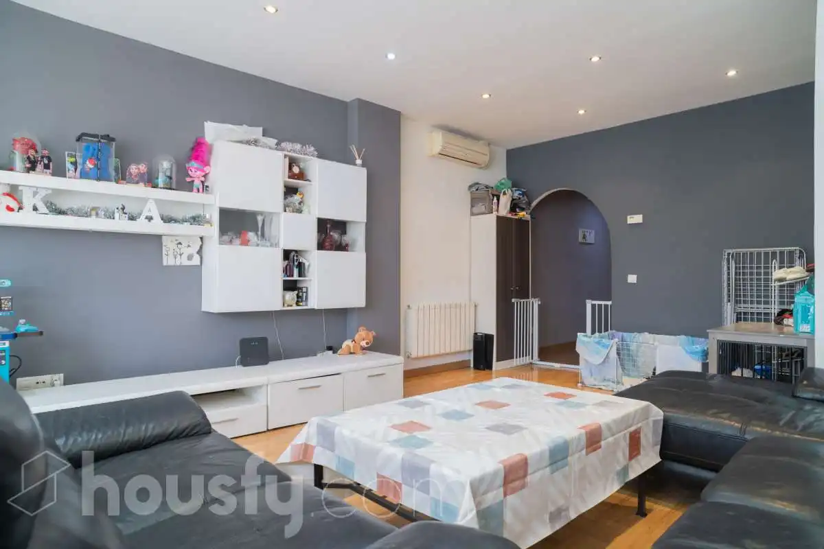 Living room of Flat for sale in Arganda del Rey  with Private garden, Terrace and Balcony