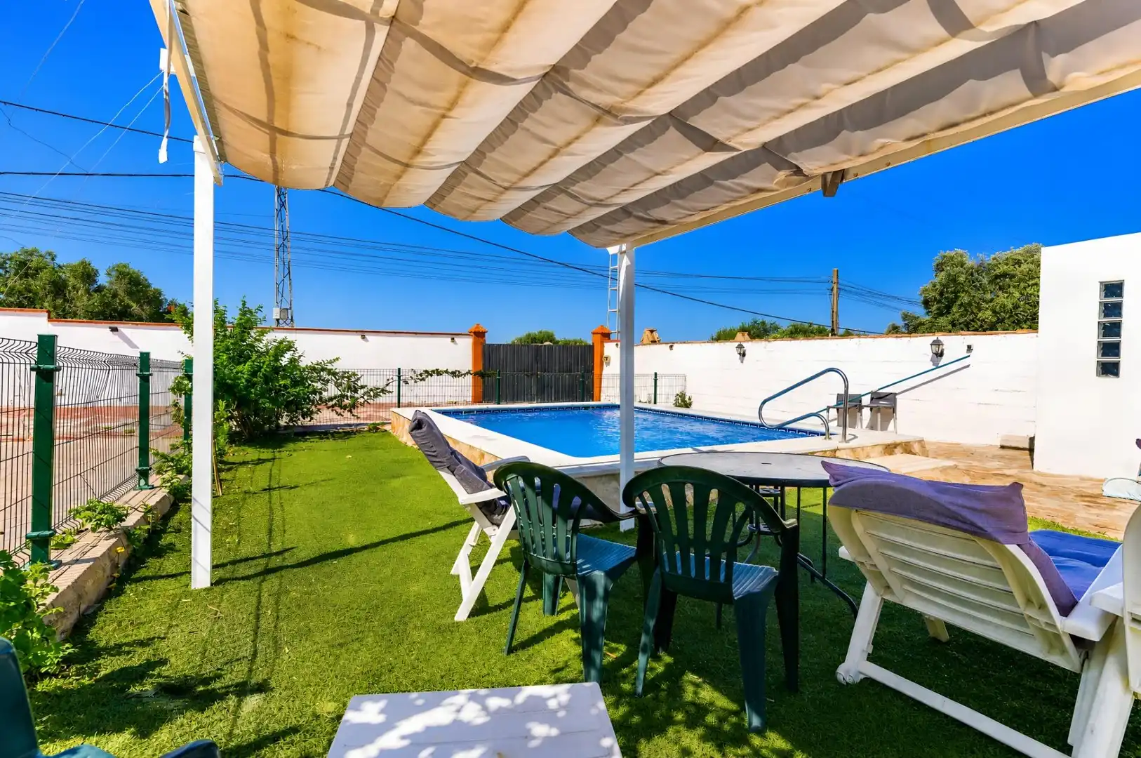 Piscina de Casa o xalet en venda en Chiclana de la Frontera amb Aire condicionat, Jardí privat i Terrassa