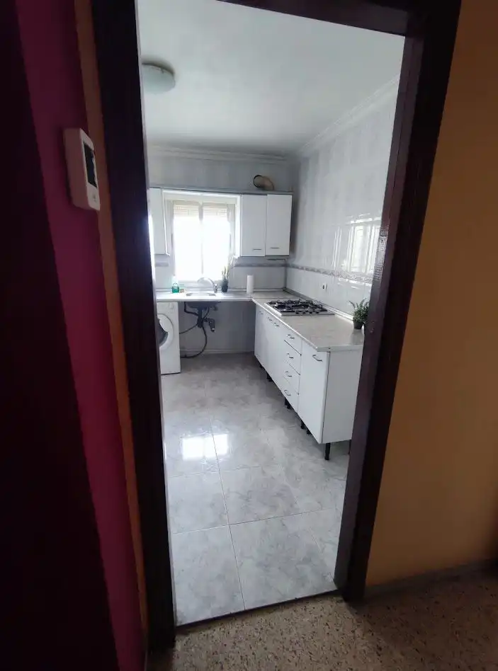 Kitchen of Flat for sale in Sevilla  with Air Conditioner and Storage room