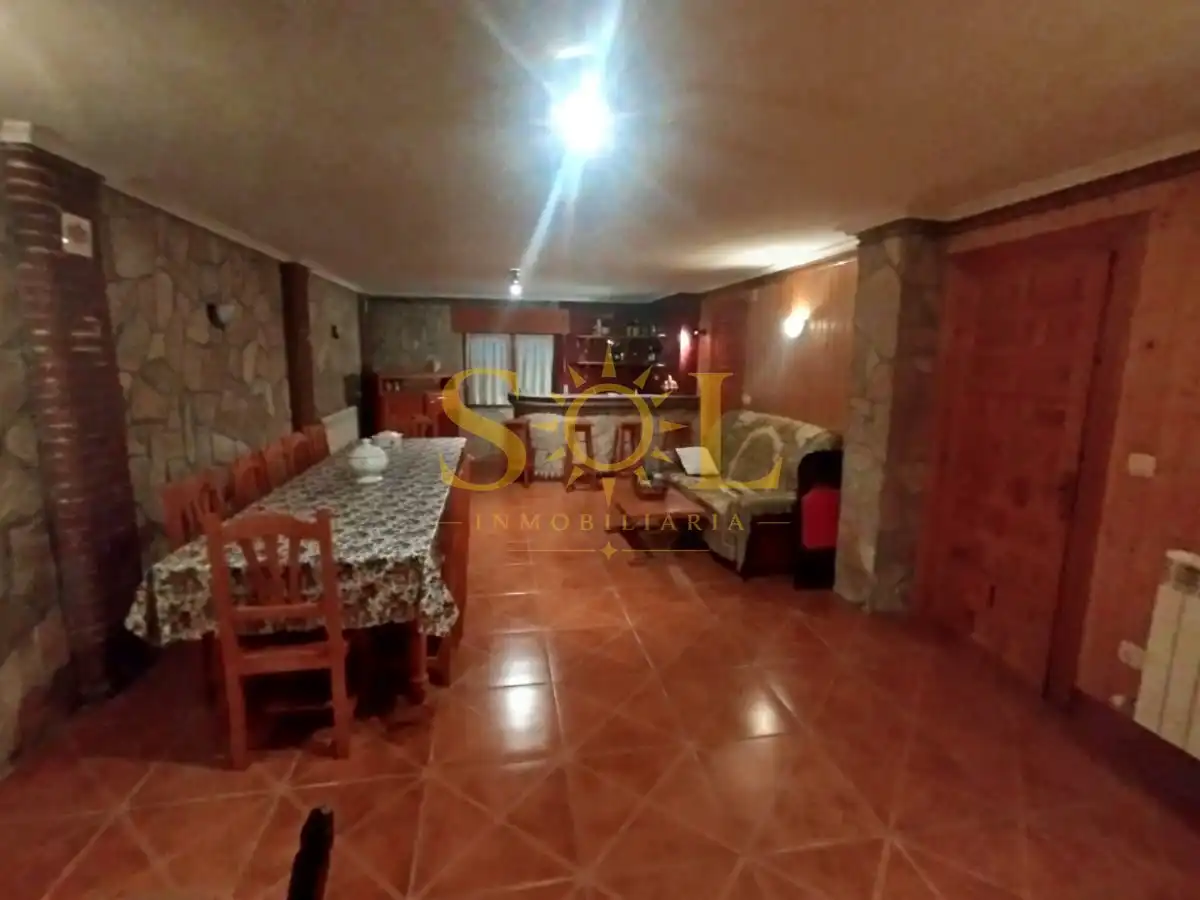 Casa o chalet en venta en Carrocera con Calefacción, Jardín privado y Terraza
