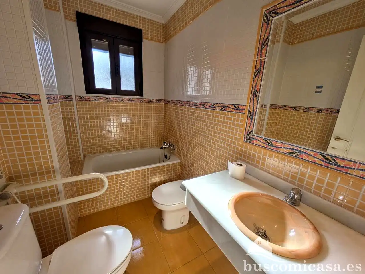 Baño de Local de alquiler en Linares con Aire acondicionado