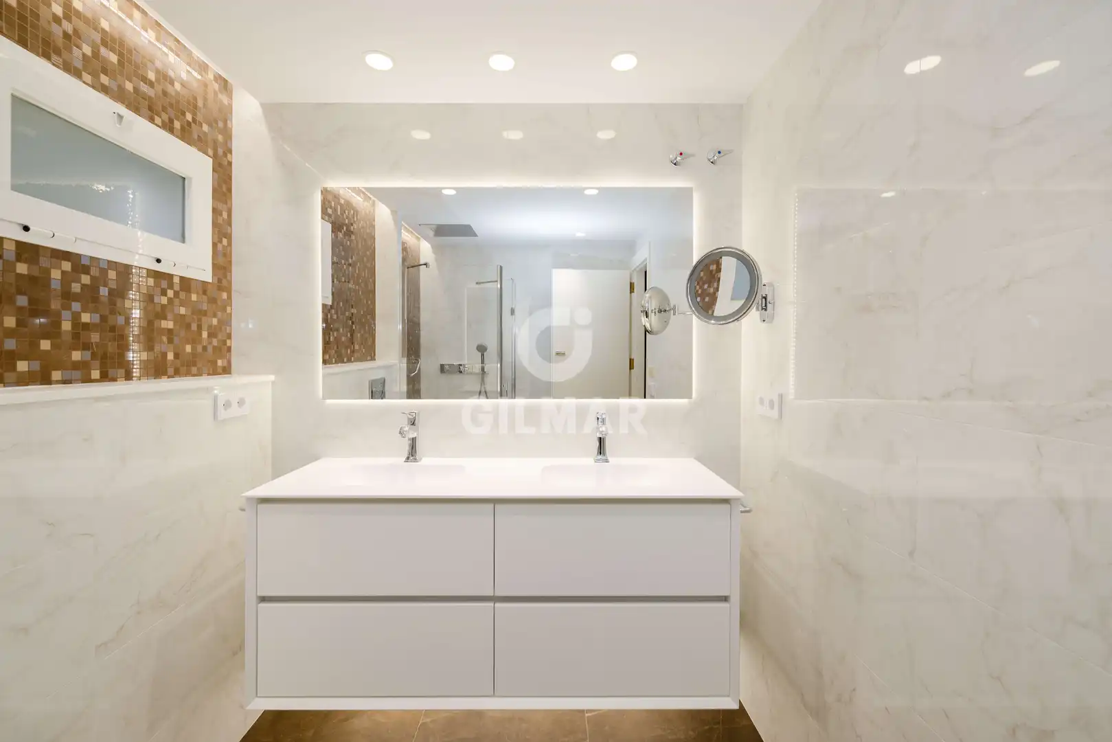 Baño de Apartamento en venta en Marbella con Calefacción, Jardín privado y Trastero