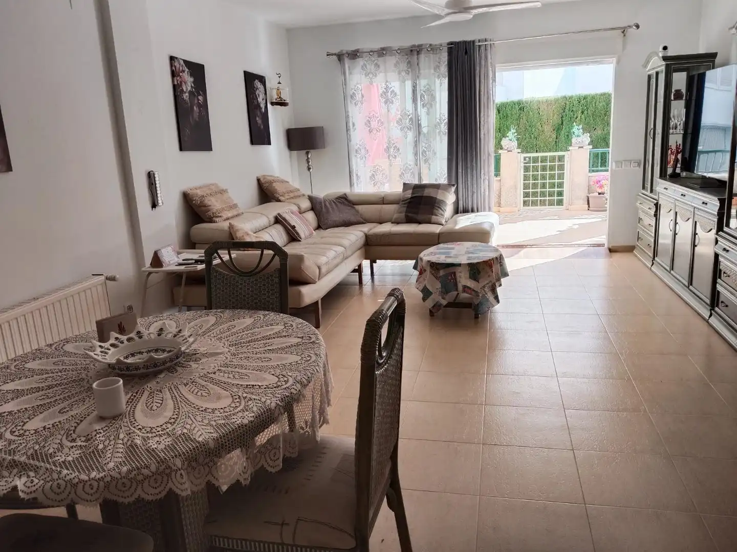 Wohnzimmer von Wohnung zum Verkauf in Altea mit Klimaanlage, Privatgarten und Terrasse