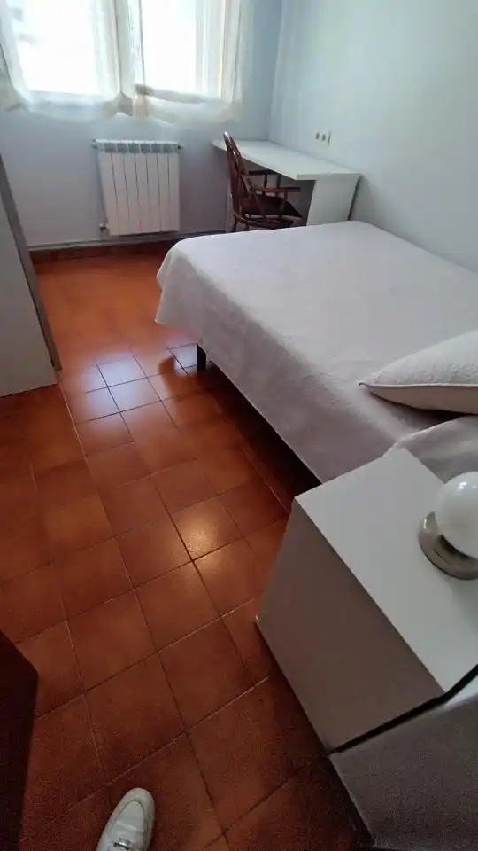 Bedroom of Flat for rent in Pontevedra Capital 