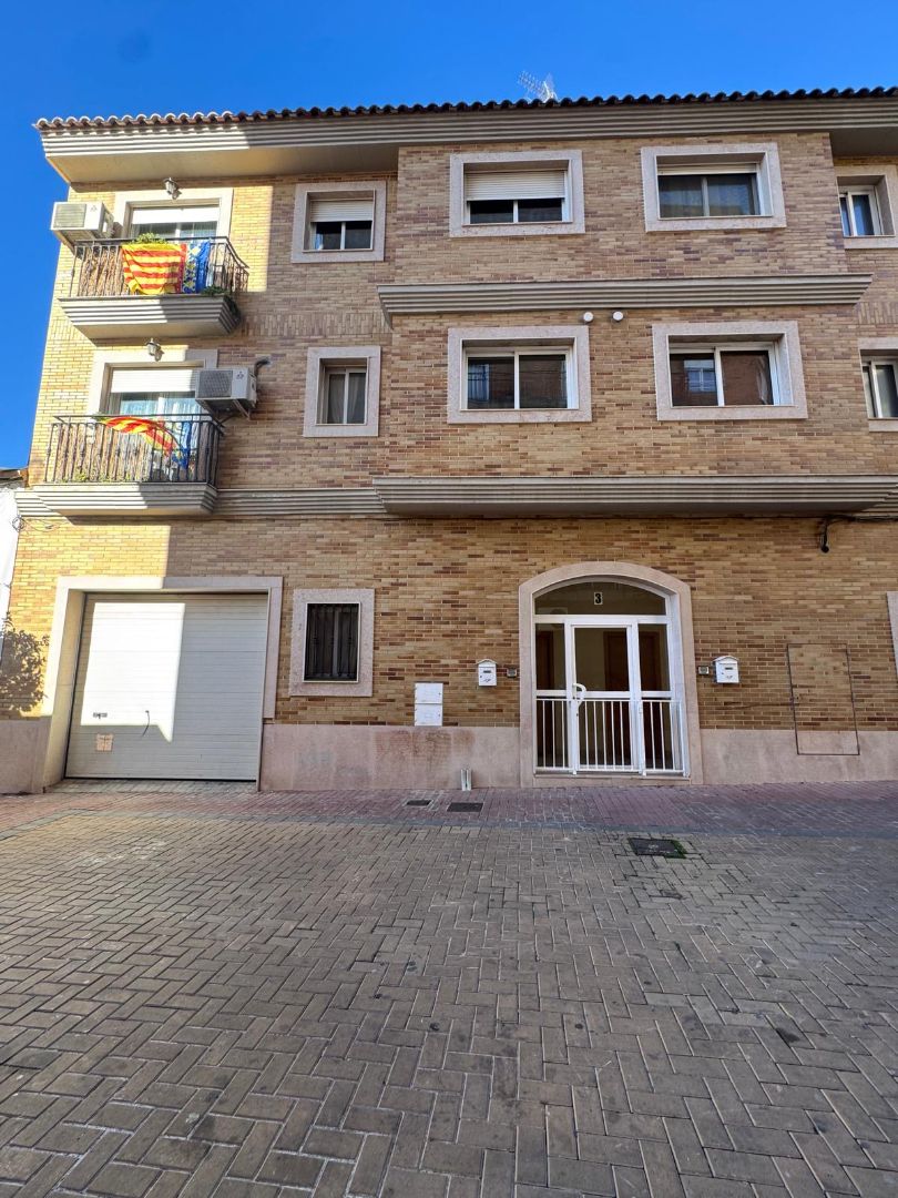 Vista exterior de Casa adosada en venta en Torrent con Aire acondicionado, Calefacción y Terraza