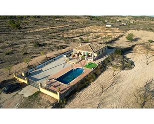 Vista exterior de Casa o xalet en venda en Hondón de los Frailes amb Aire condicionat, Jardí privat i Terrassa