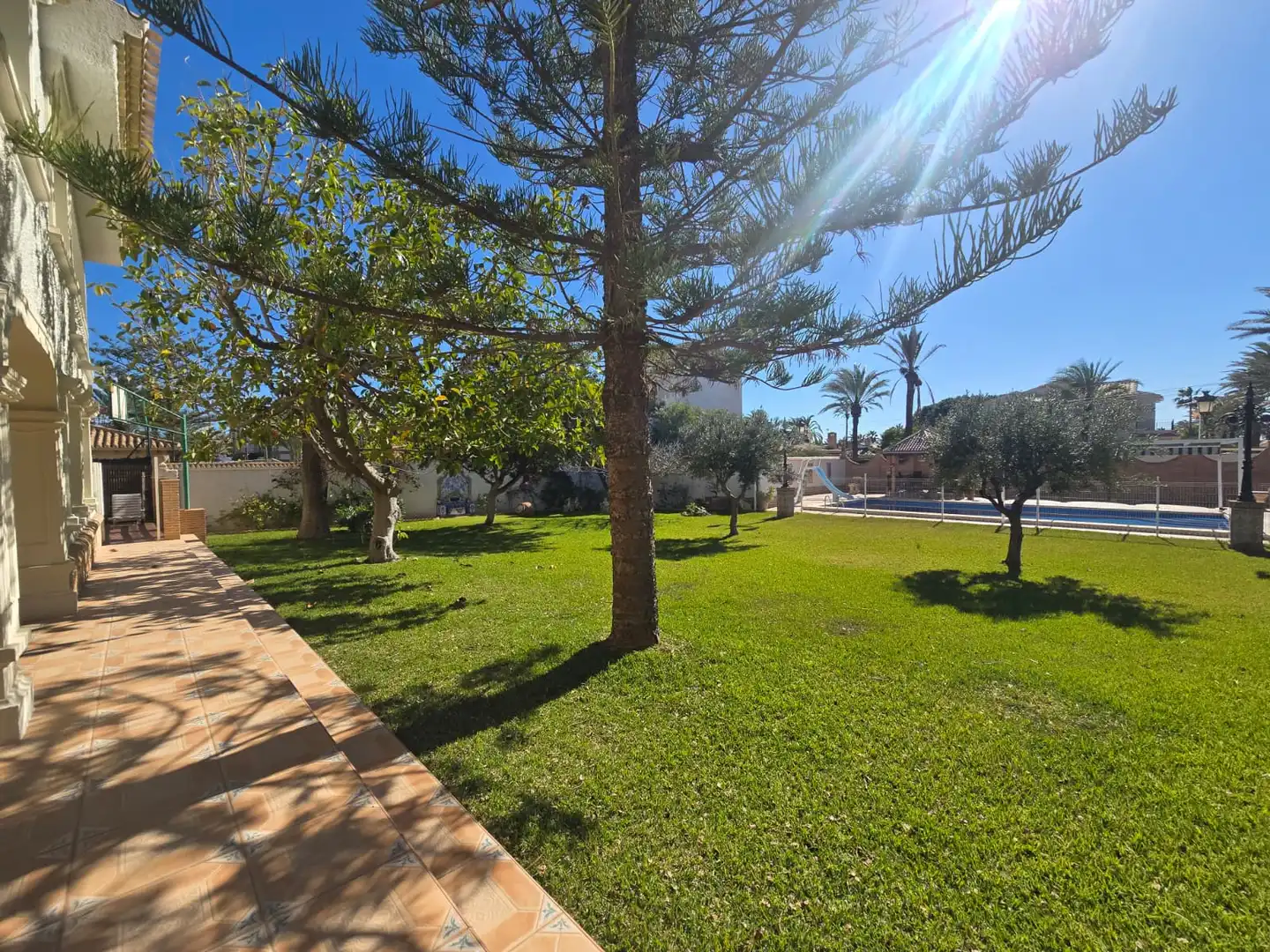Jardí de Casa o xalet en venda en Orihuela amb Aire condicionat, Calefacció i Jardí privat
