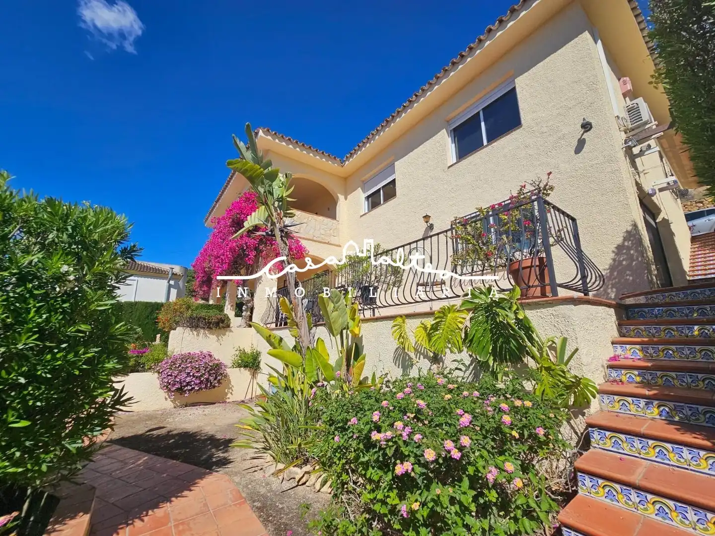 Vista exterior de Casa o chalet en venta en Altea con Aire acondicionado, Jardín privado y Terraza