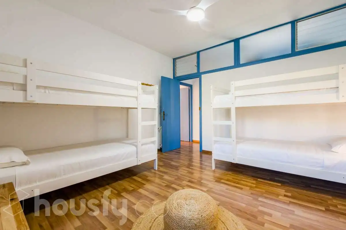 Habitación de Finca rústica en venta en Montgat con Calefacción, Jardín privado y Terraza