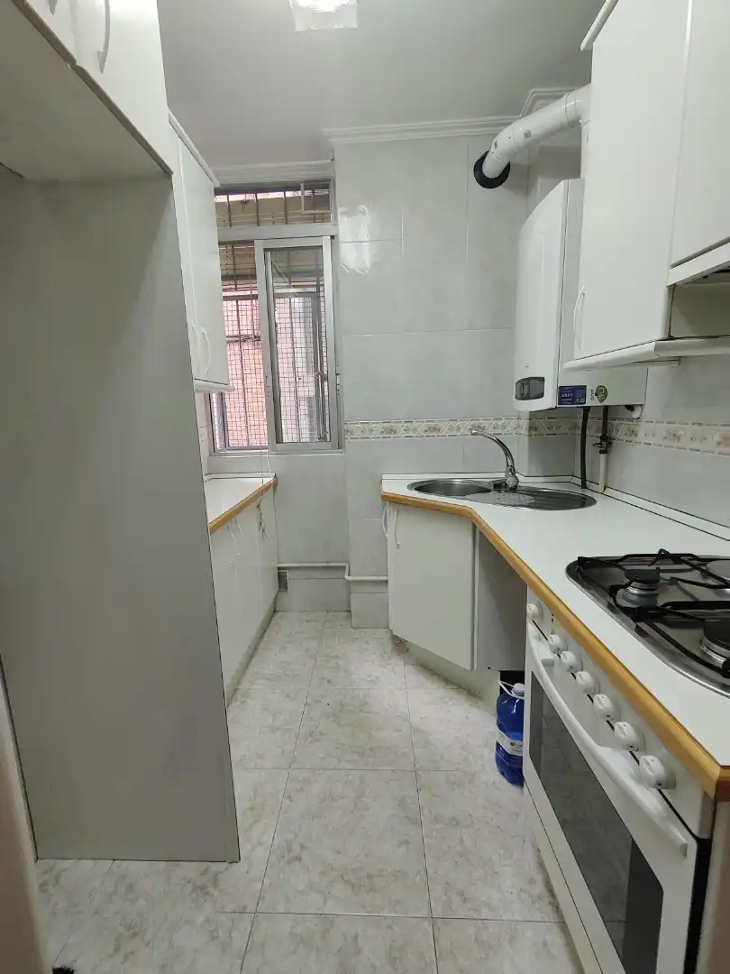 Cuina de Pis en venda en Madrid amb Calefacció, Jardí privat i Terrassa