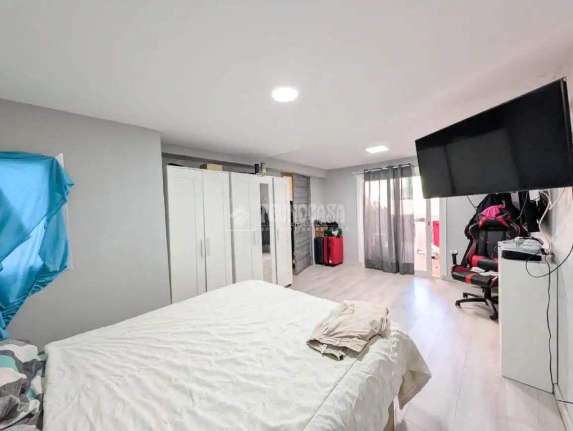 Habitación de Casa adosada en venta en Telde con Terraza y Balcón
