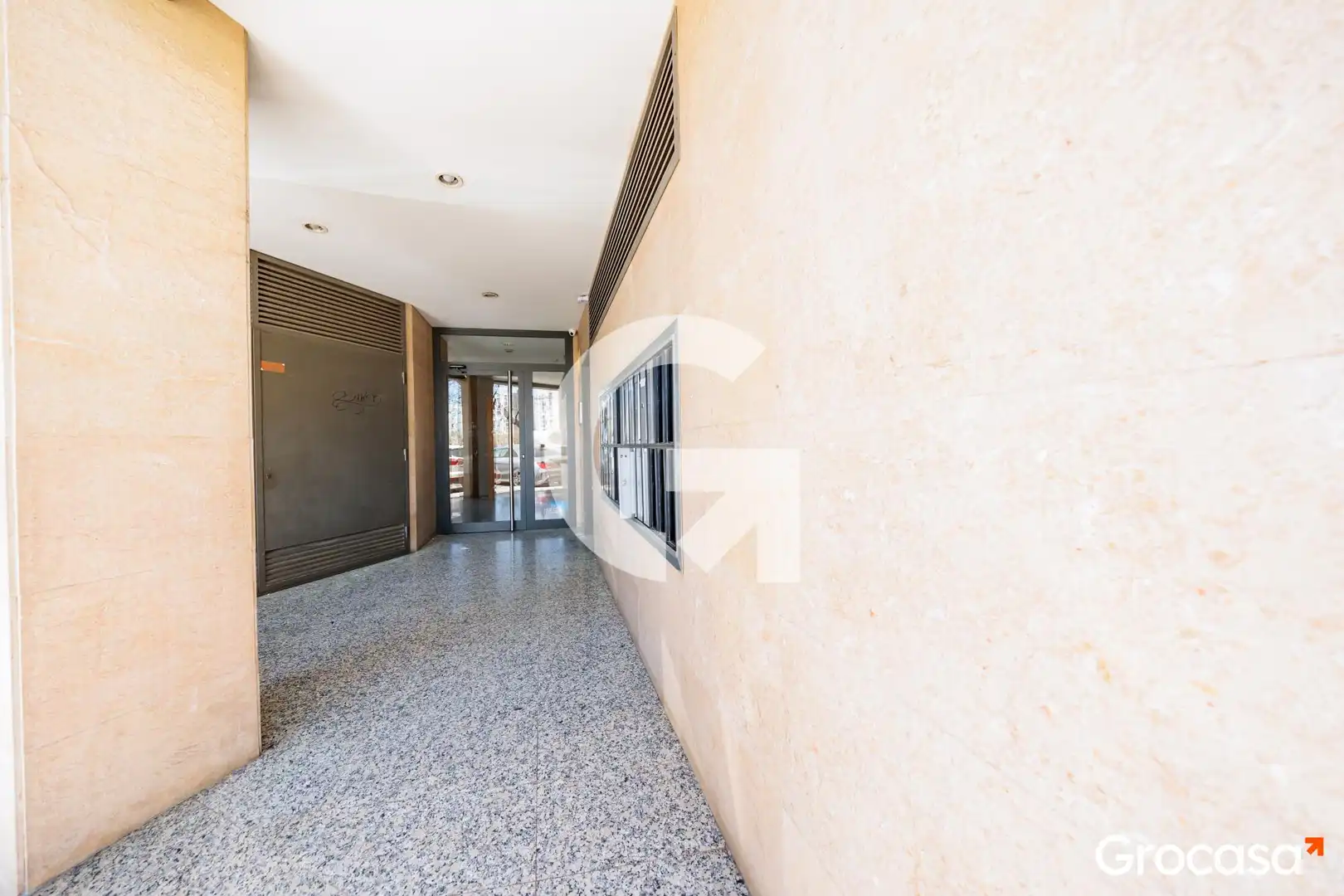 Piso en venta en Terrassa con Aire acondicionado, Calefacción y Terraza