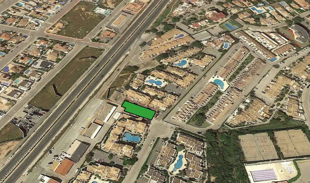 Vista exterior de Edificio en venta en Orihuela
