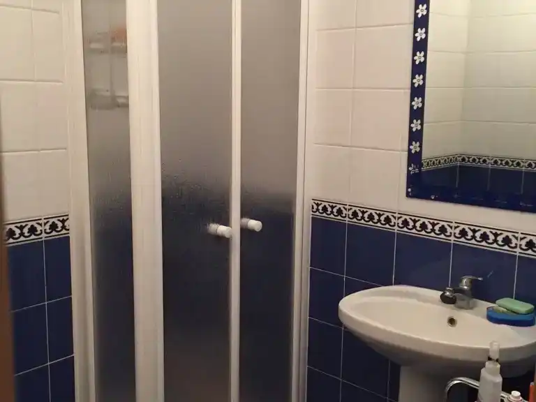Badezimmer von Wohnung zur Miete in Salobreña mit Möbliert