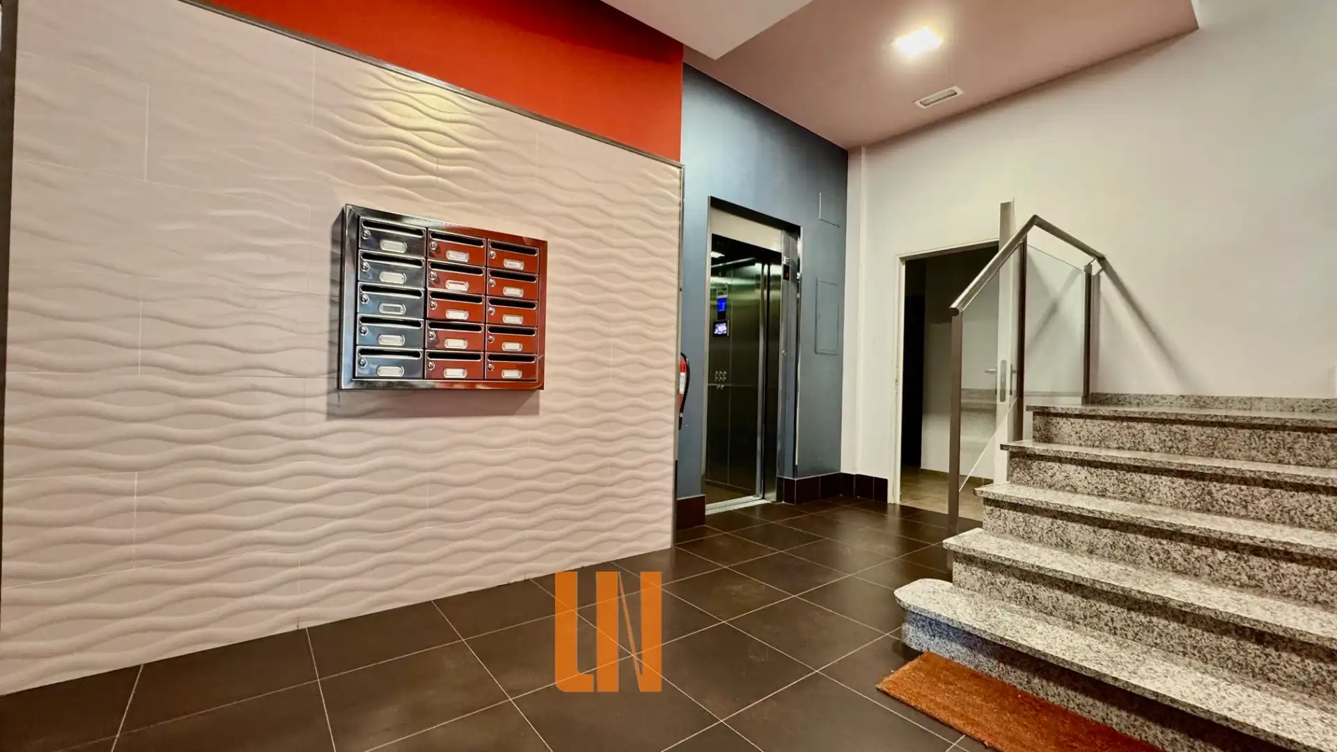 Piso en venta en A Coruña Capital  con Calefacción, Trastero y Horno