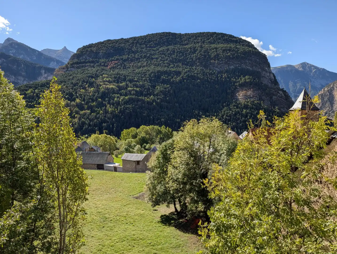 Vista exterior de Casa o chalet en venta en Tella-Sin, Huesca