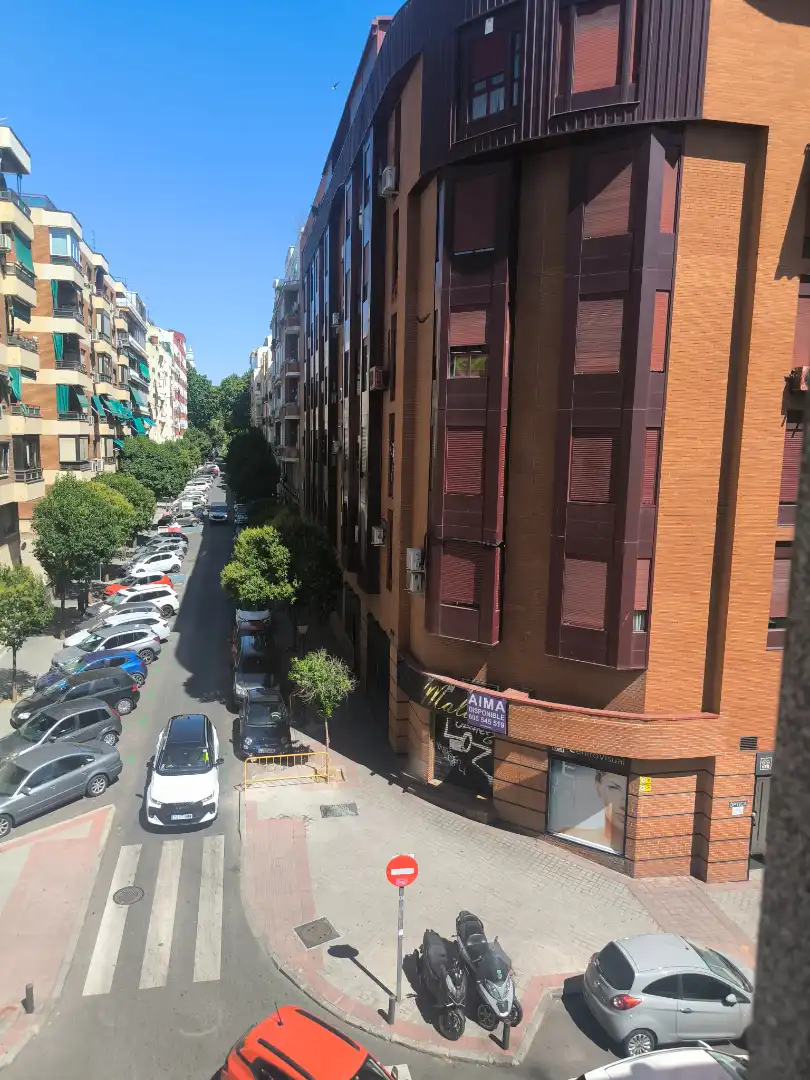 Exterior view of Flat for rent in Madrid  with Heating, Parquet flooring and Oven