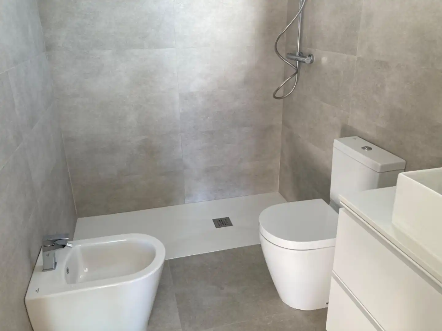 Flat for rent in Poniente-Norte - Miralbaida - Parque Azahara