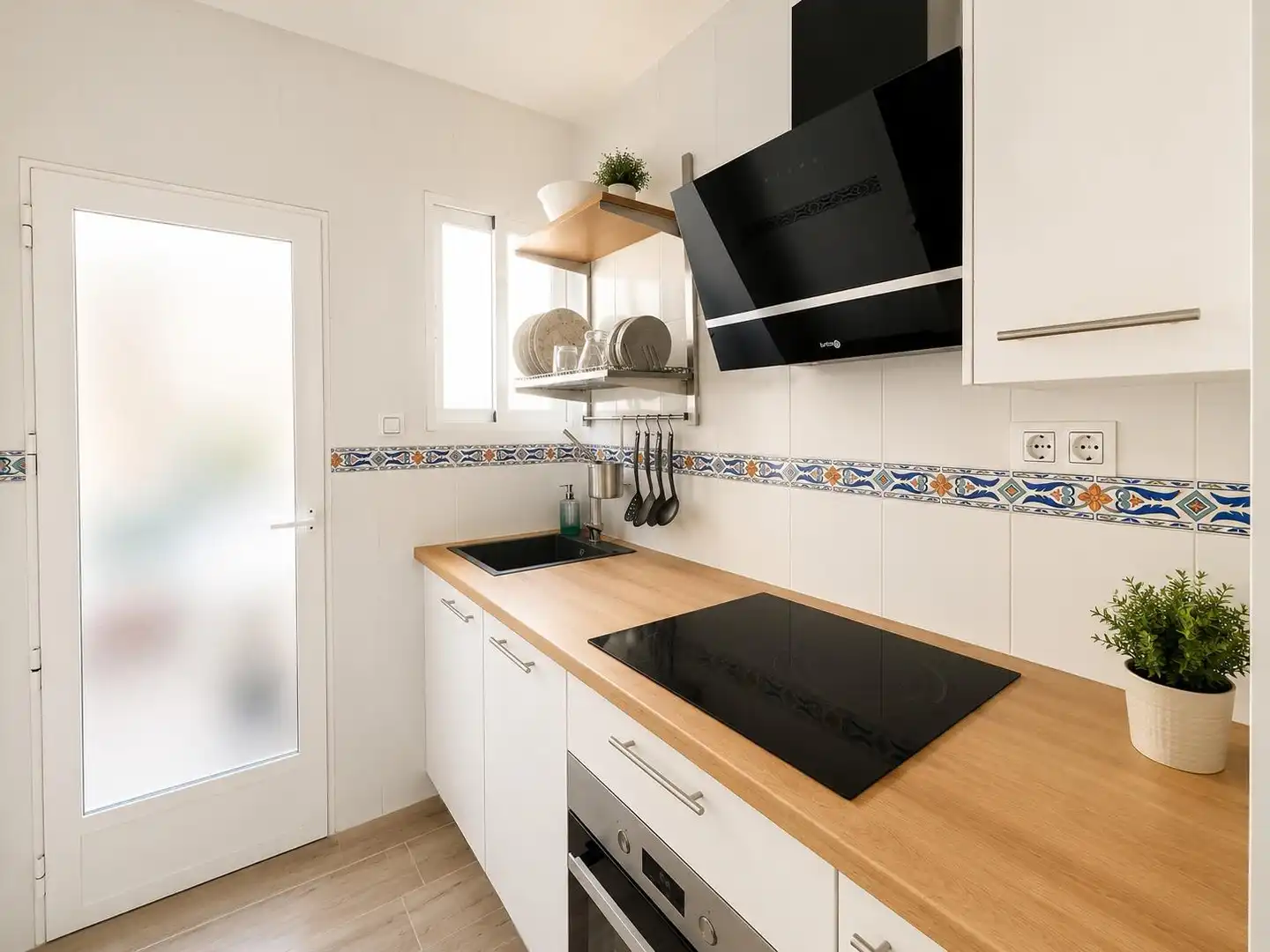 Kitchen of Flat for sale in Armilla  with Furnished
