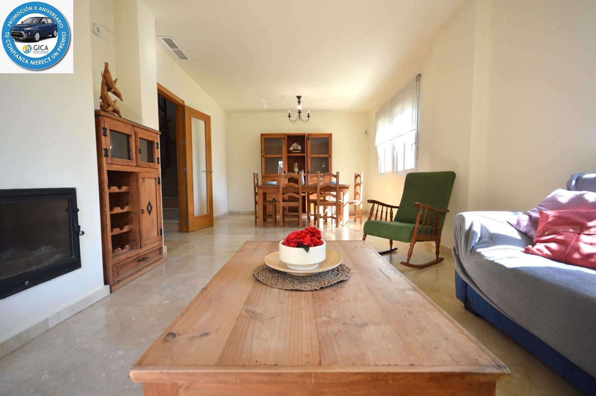 Living room of Single-family semi-detached for sale in Jerez de la Frontera  with Private garden, Parquet flooring and Terrace