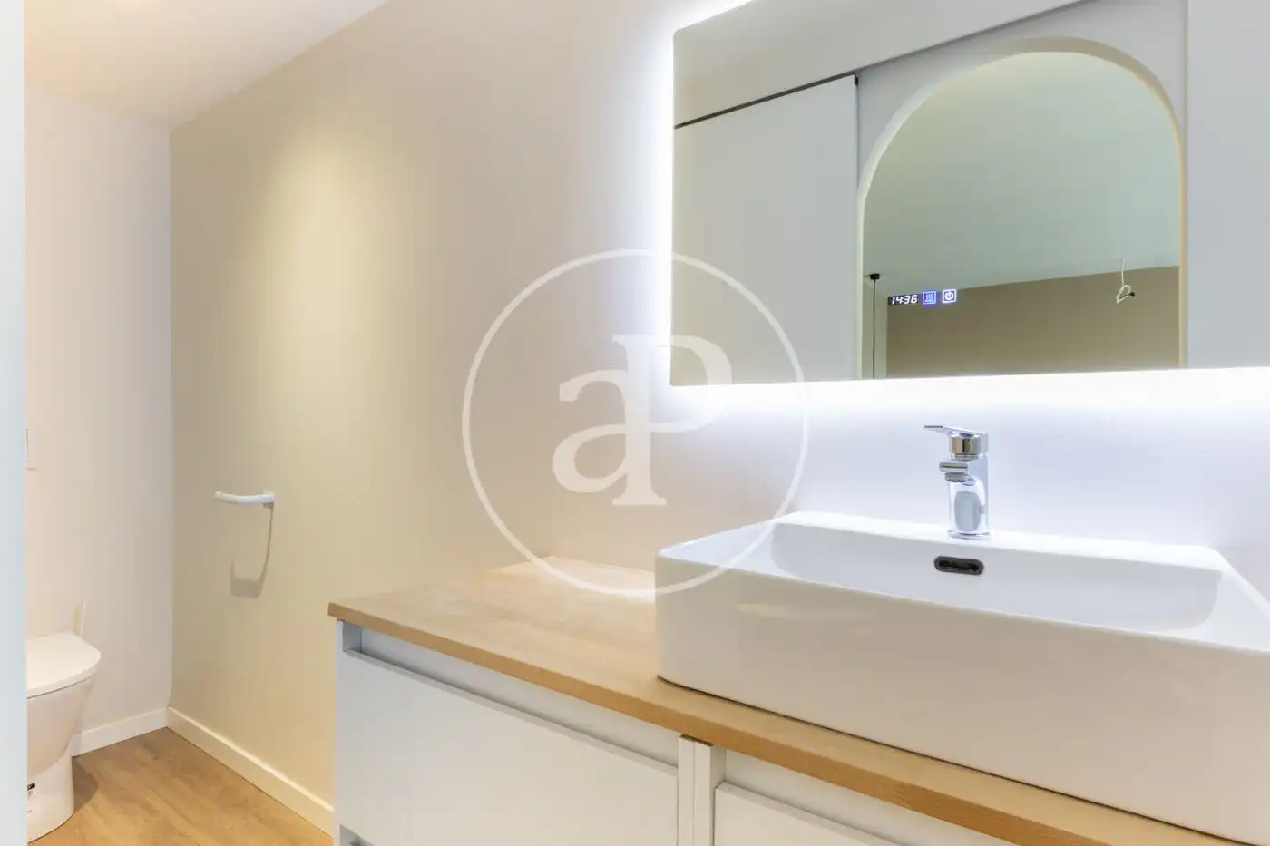 Baño de Piso en venta en Valencia con Aire acondicionado, Calefacción y Jardín privado