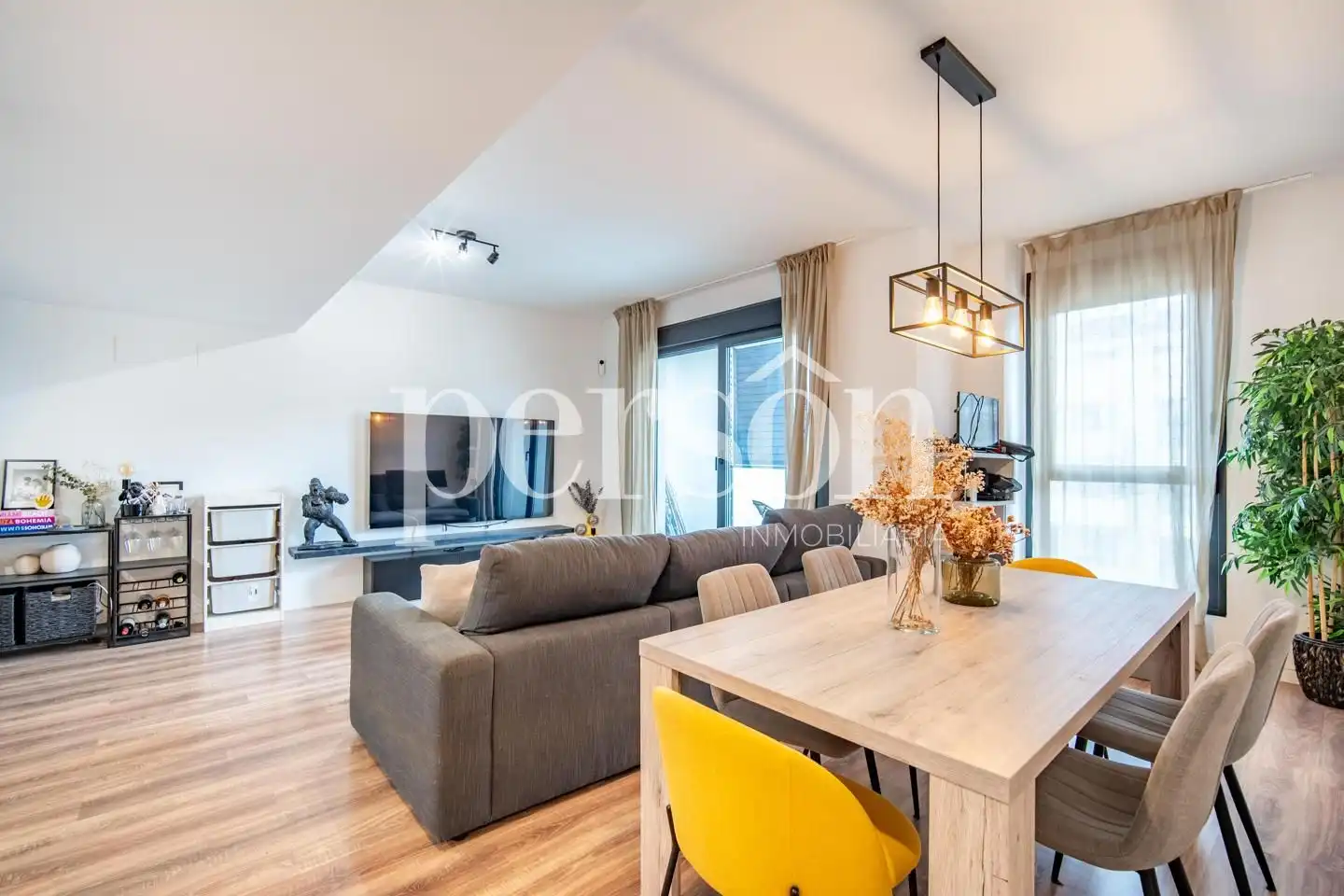 Living room of Duplexes for sale in La Pobla de Vallbona  with Air Conditioner, Heating and Terrace