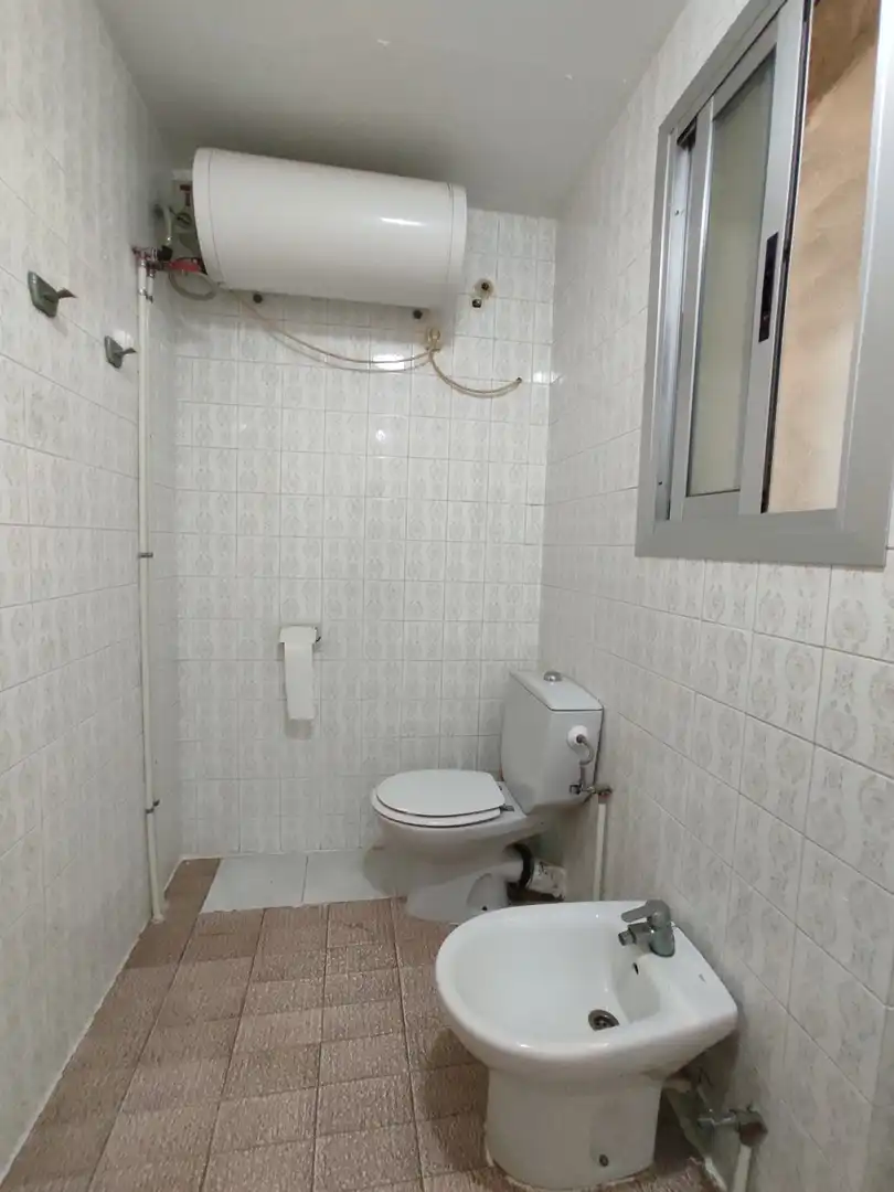 Baño de Piso de alquiler en Meliana con Terraza y Amueblado