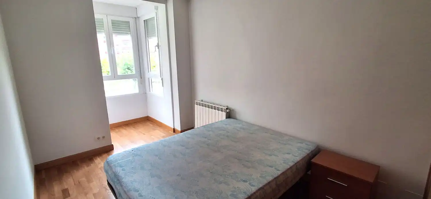 Bedroom of Flat for sale in Valladolid  with Heating and Parquet flooring
