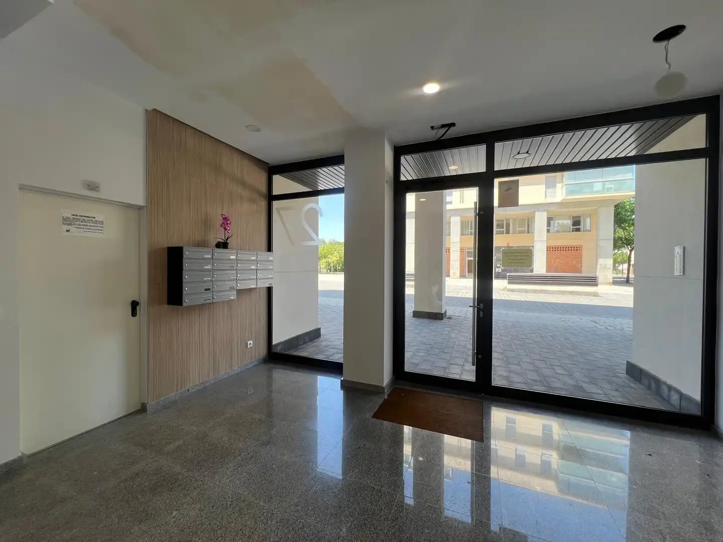 Flat for sale in Zaragoza  with Air Conditioner, Heating and Community pool