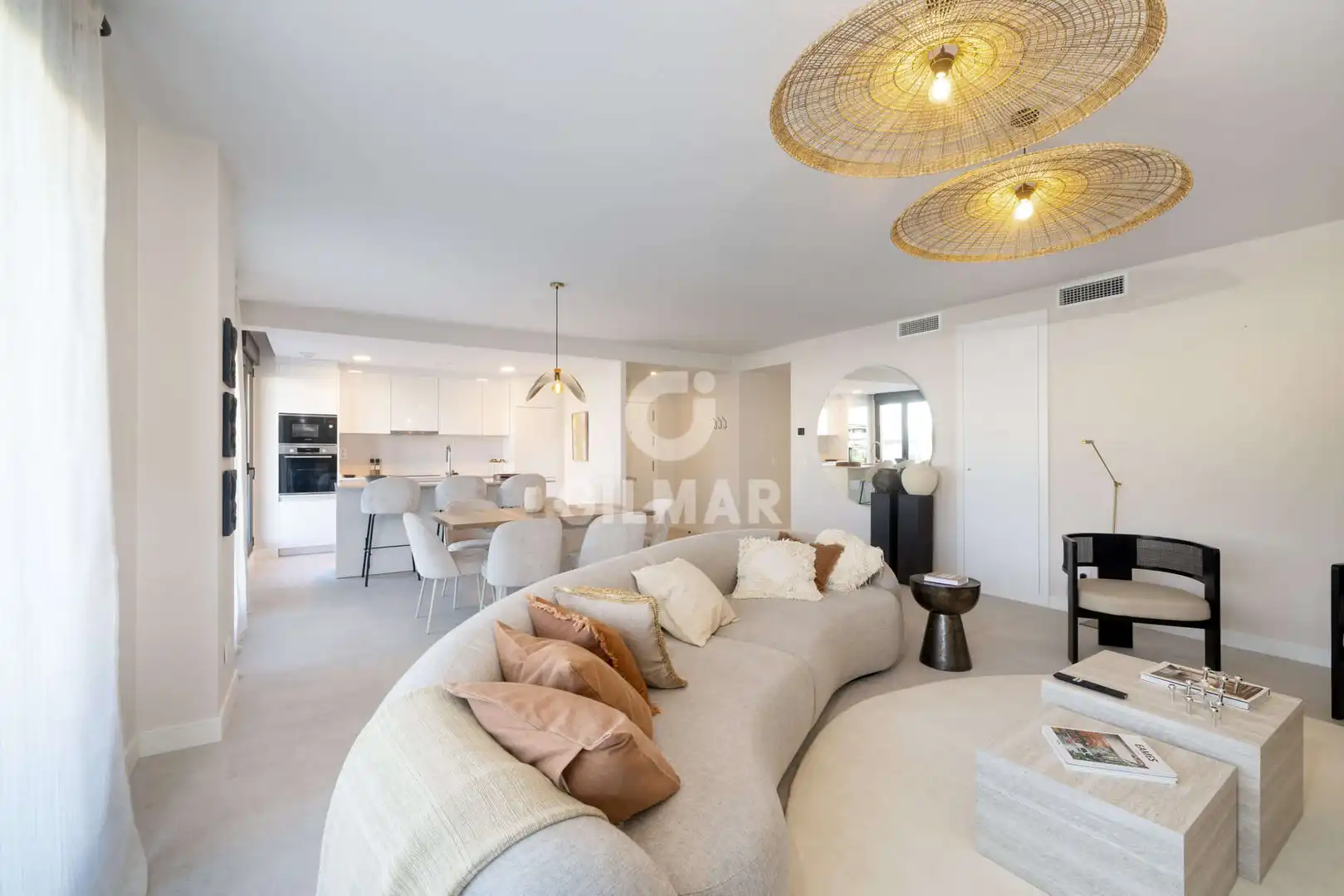 Sala de estar de Ático en venta en Estepona con Calefacción, Trastero y Piscina