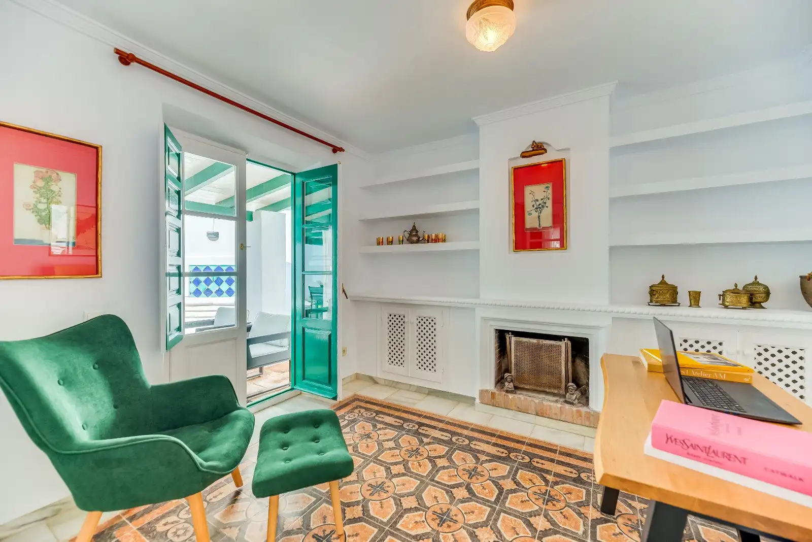 Sala de estar de Casa o chalet en venta en Marbella con Aire acondicionado, Calefacción y Jardín privado