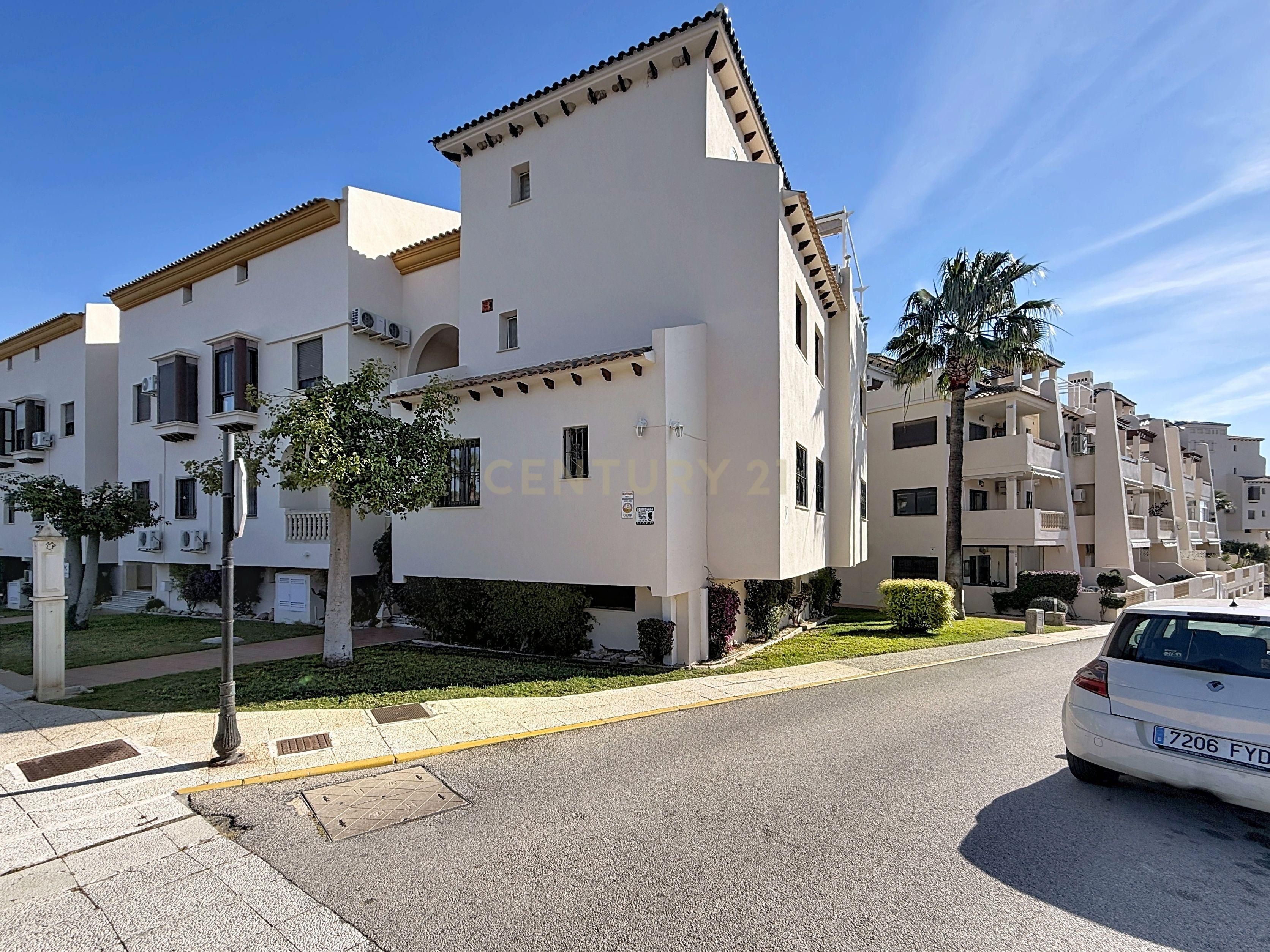 Vista exterior de Piso en venta en Orihuela con Trastero y Piscina comunitaria