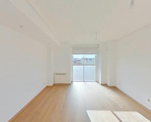 Living room of Flat for sale in  Madrid Capital  with Terrace and Storage room