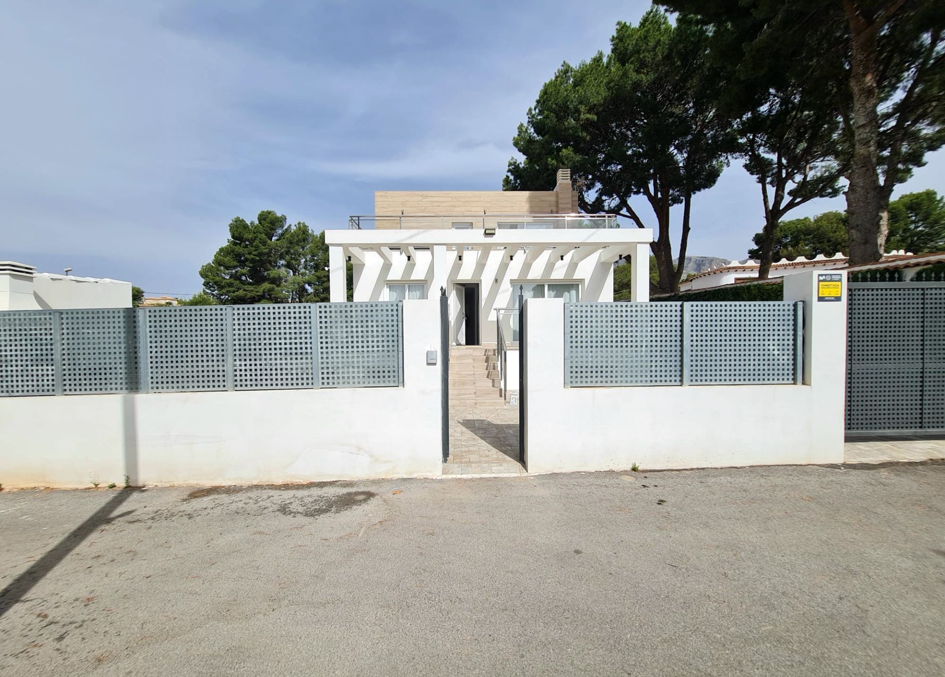 Vista exterior de Casa o chalet en venta en La Nucia con Aire acondicionado, Calefacción y Jardín privado