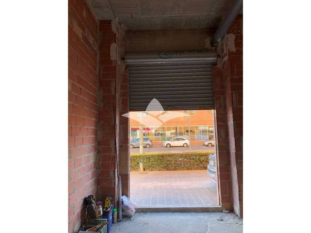 Local comercial en Venta en Avenida Senyera en Meliana