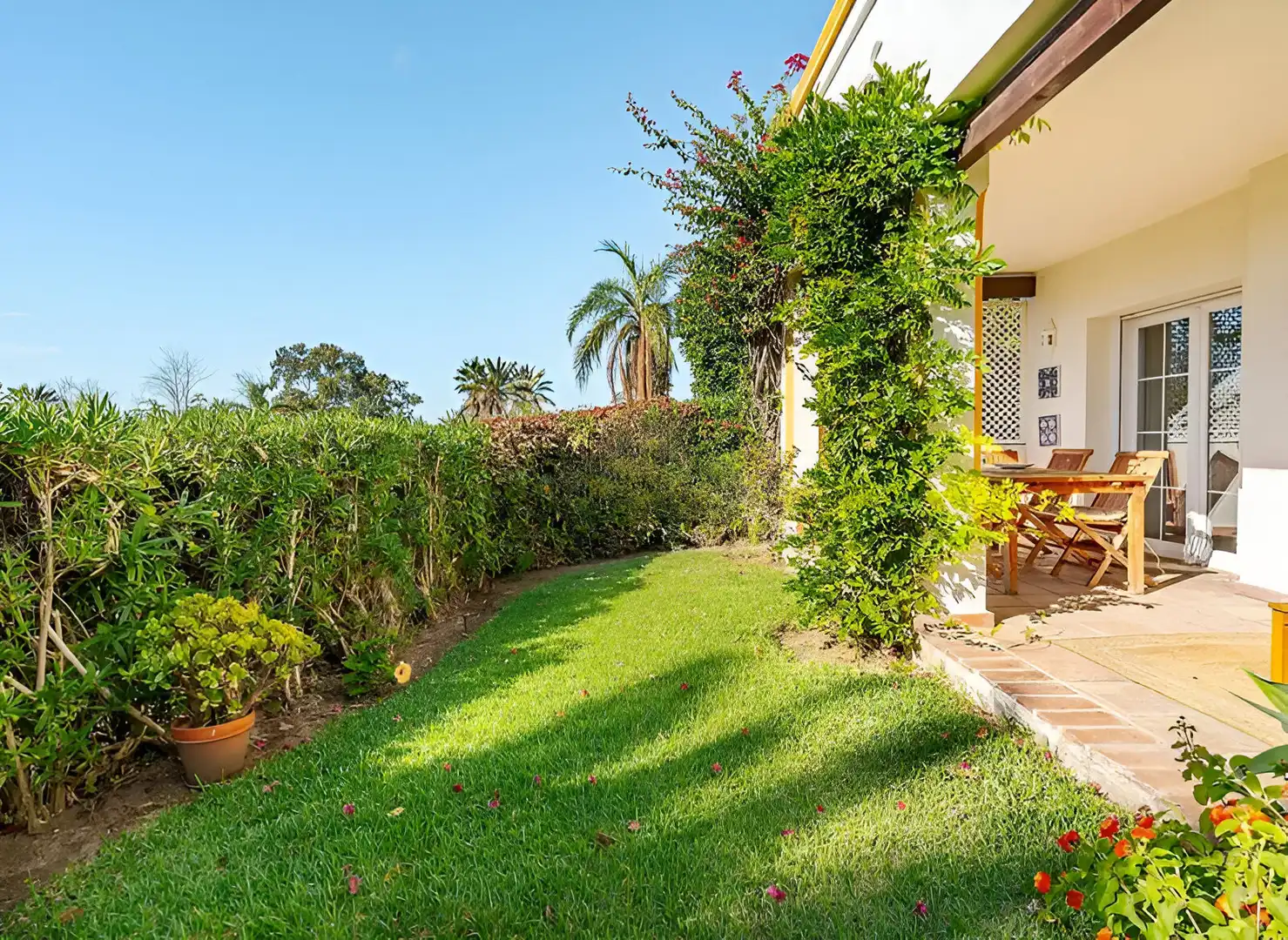 Jardí de Casa adosada en venda en Estepona amb Aire condicionat, Jardí privat i Terrassa