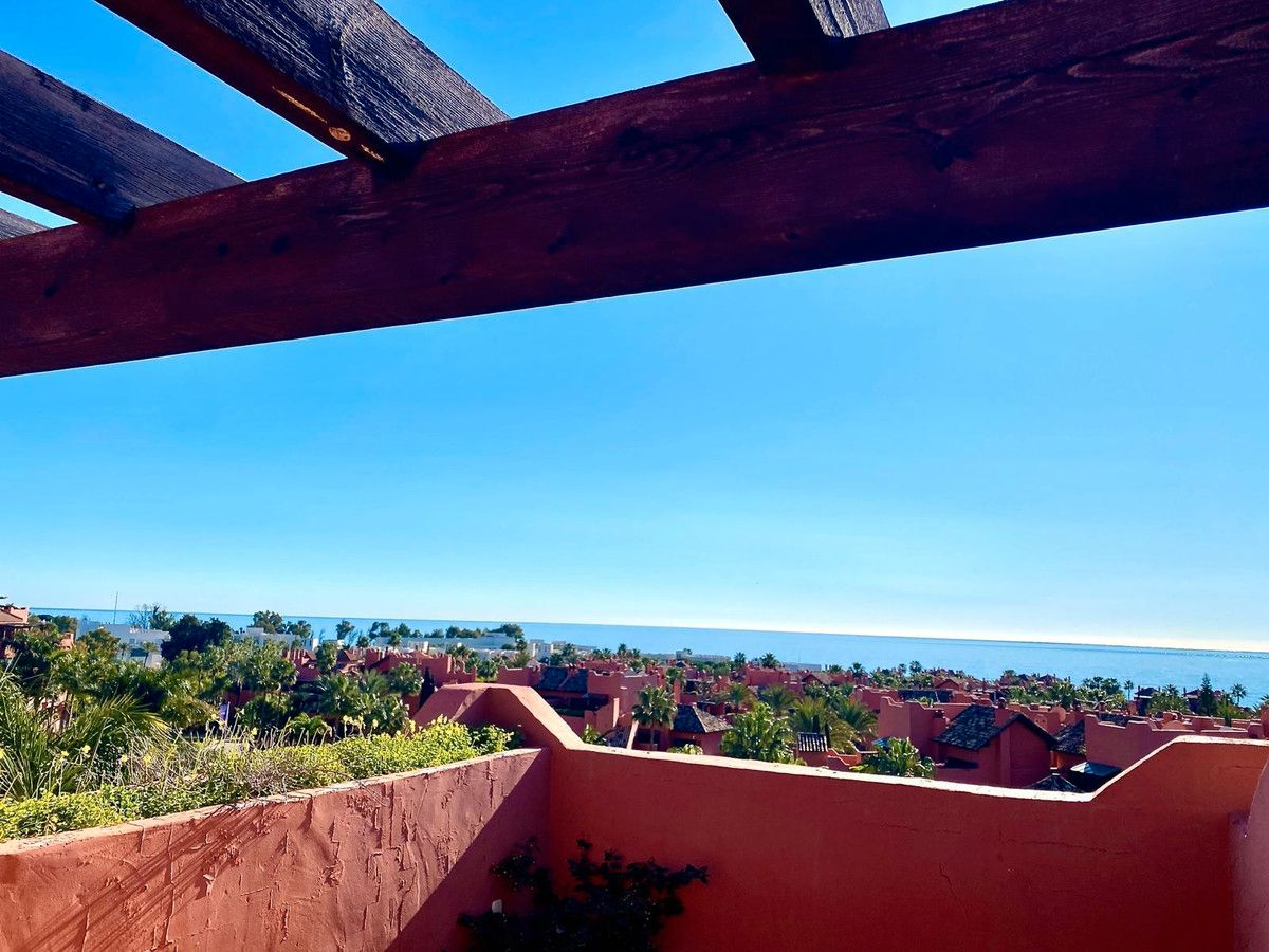 Exterior view of Apartment for sale in Estepona  with Terrace, Storage room and Furnished
