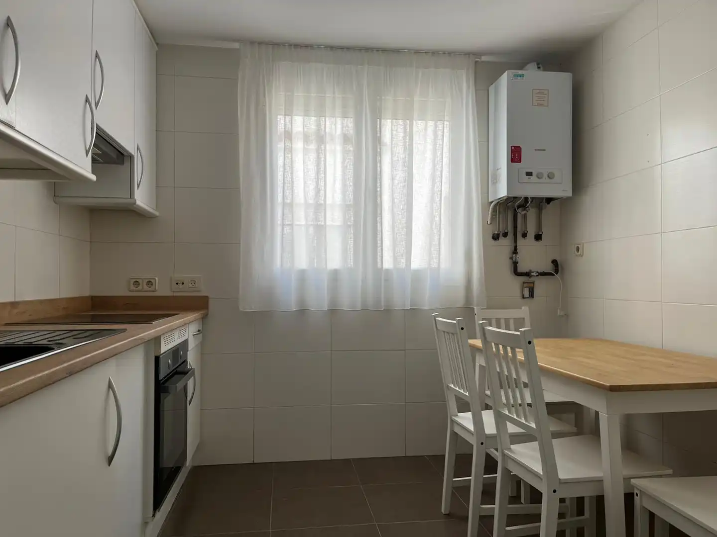 Cuina de Dúplex de lloguer en Torrijos amb Aire condicionat, Calefacció i Forn