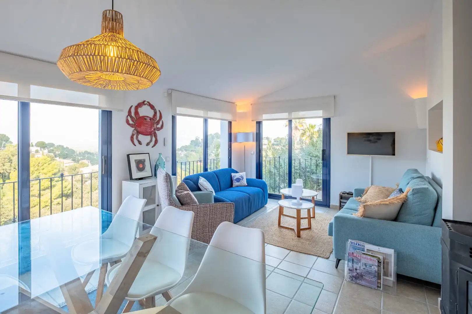 Wohnzimmer von Einfamilien-Reihenhaus zum Verkauf in Begur mit Klimaanlage, Heizung und Terrasse