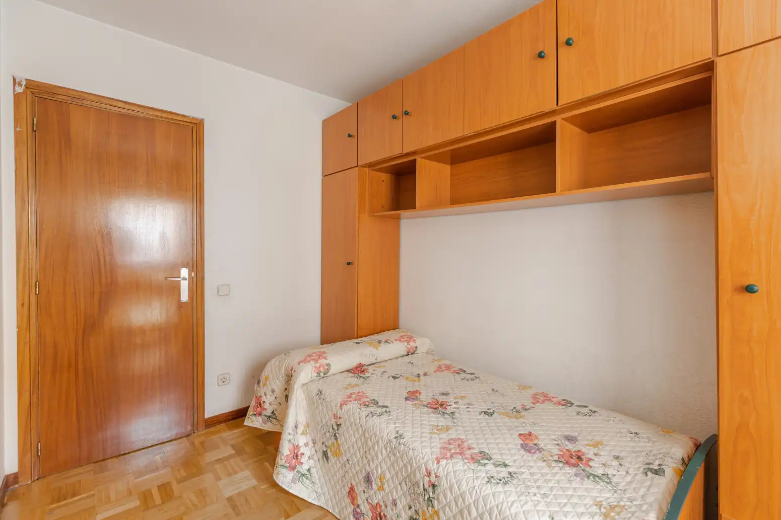 Dormitori de Pis de lloguer en  Pamplona / Iruña amb Calefacció, Parquet i Terrassa