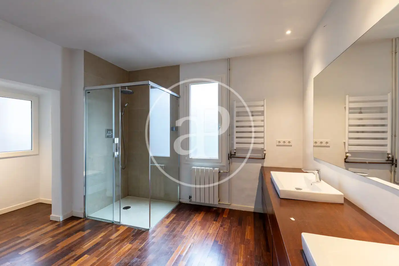Baño de Casa adosada en venta en Barcelona con Calefacción, Jardín privado y Terraza