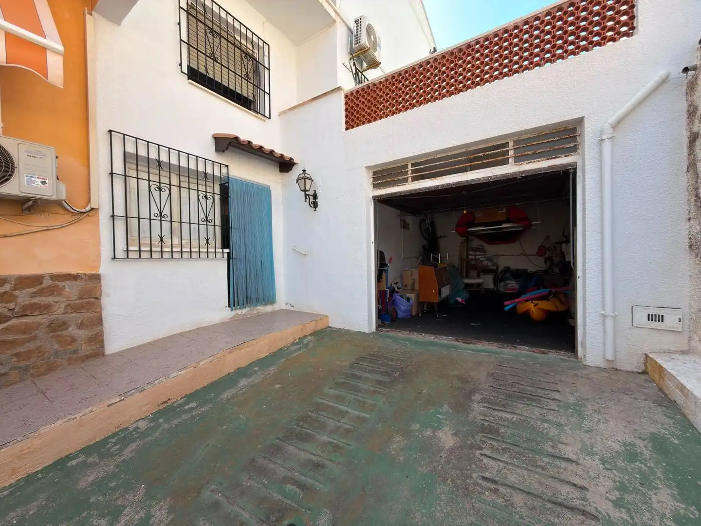 Exterior view of Detached homes for sale in Águilas  with Air Conditioner, Private garden and Balcony