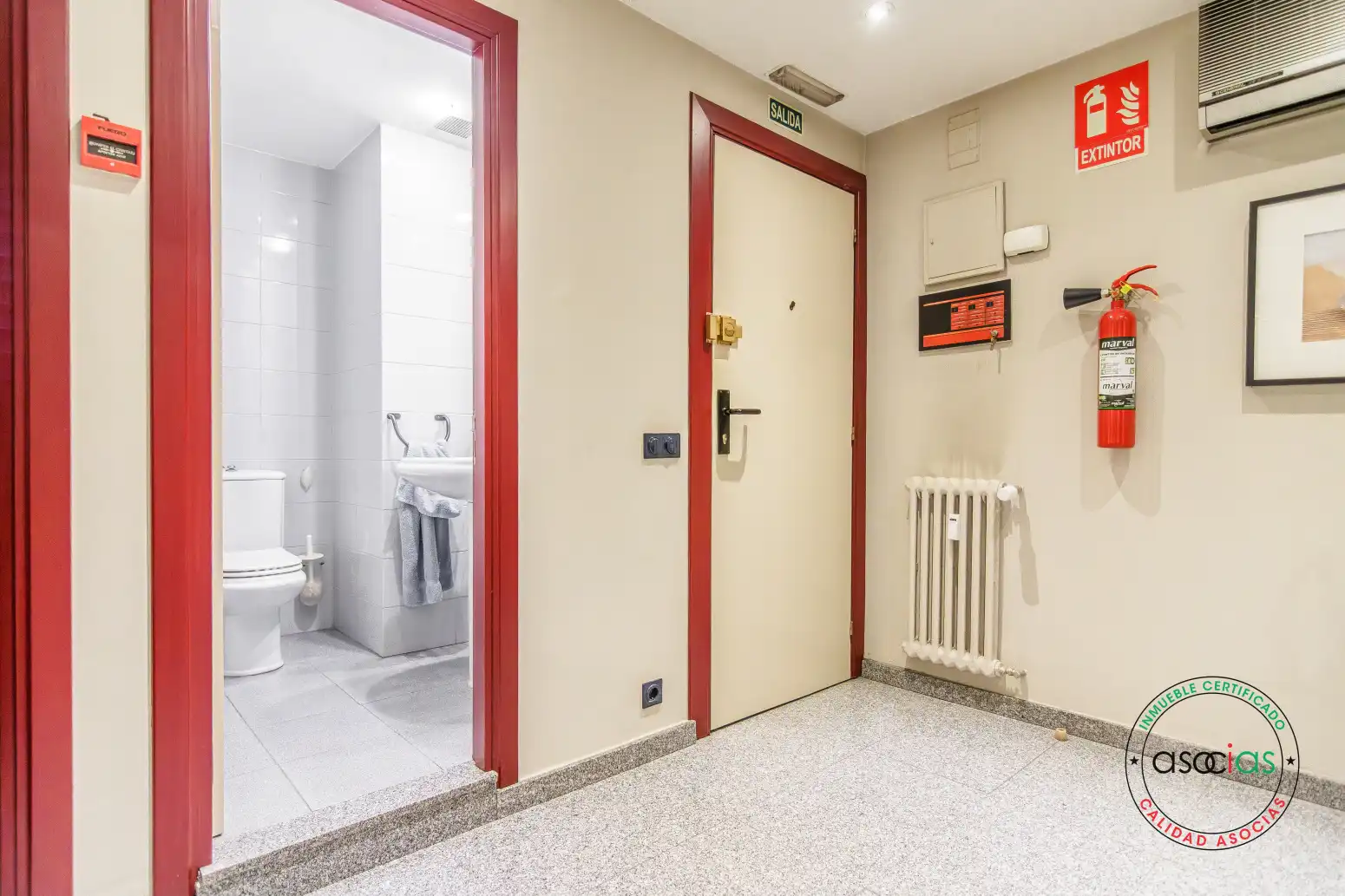 Baño de Piso en venta en Oviedo  con Calefacción, Parquet y Trastero