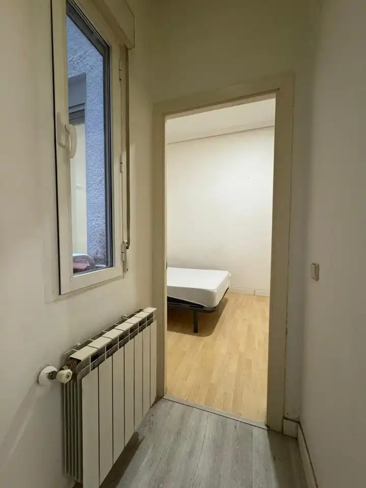 Dormitori de Planta baixa en venda en Madrid amb Calefacció i Moblat