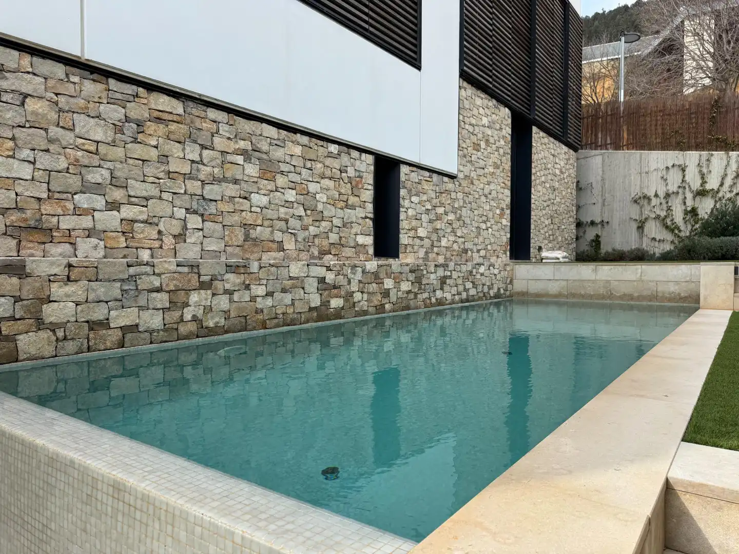 Piscina de Casa o chalet en venta en Barcelona con Aire acondicionado, Calefacción y Jardín privado