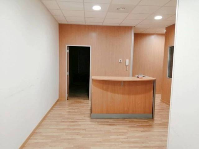 Oficina en Alquiler en Calle montsia en Santa Perpètua de Mogoda